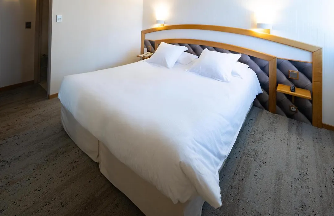 Best Western Le Relais De Laguiole Hotel & Spa-1